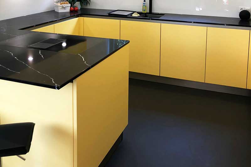 Fugenlose Oberflächen Küche Boden von Malermeister Kessler