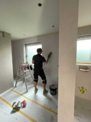 Wandflächen Spachtelung für fugenloses Bali Badezimmer